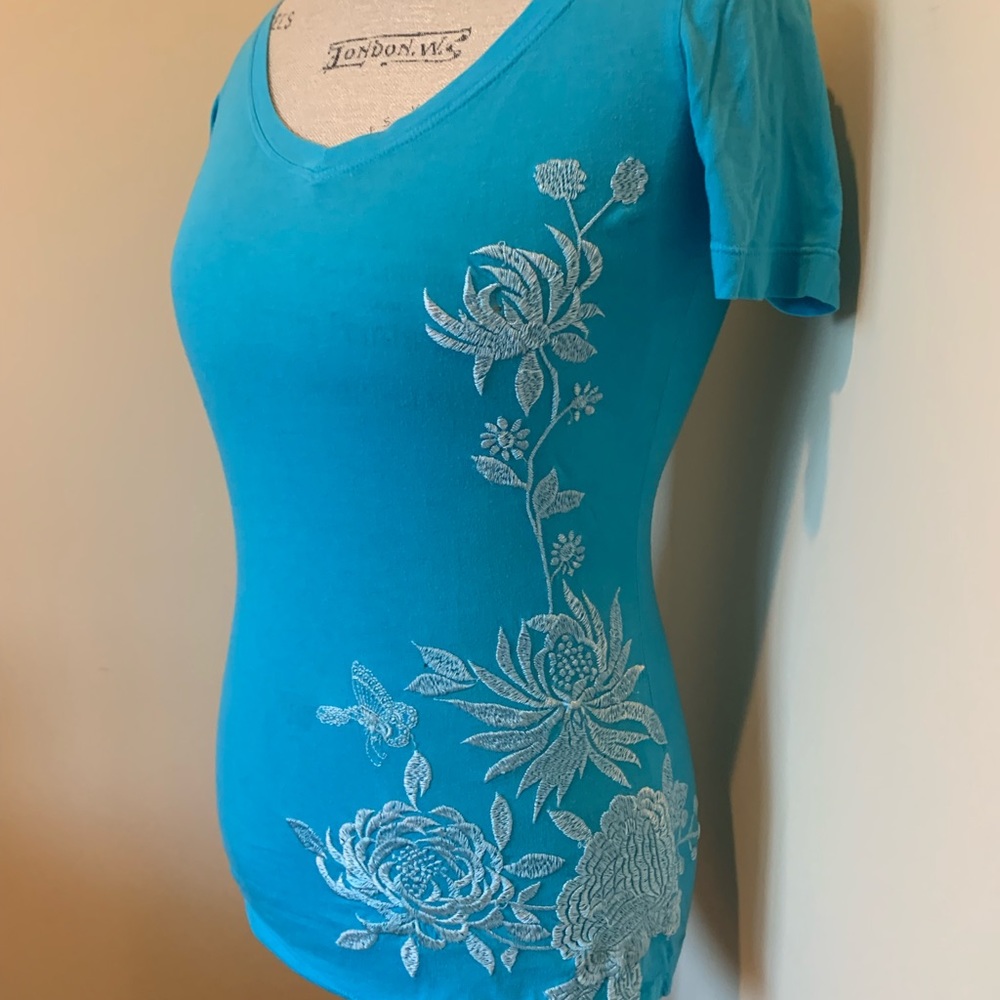 JWLA T shirt XS